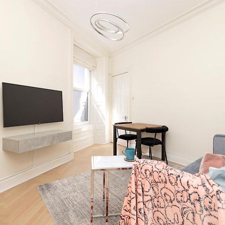 Апартаменты Joivy Modern Flat In City Centre - For Up To 3 Guests Эдинбург Экстерьер фото
