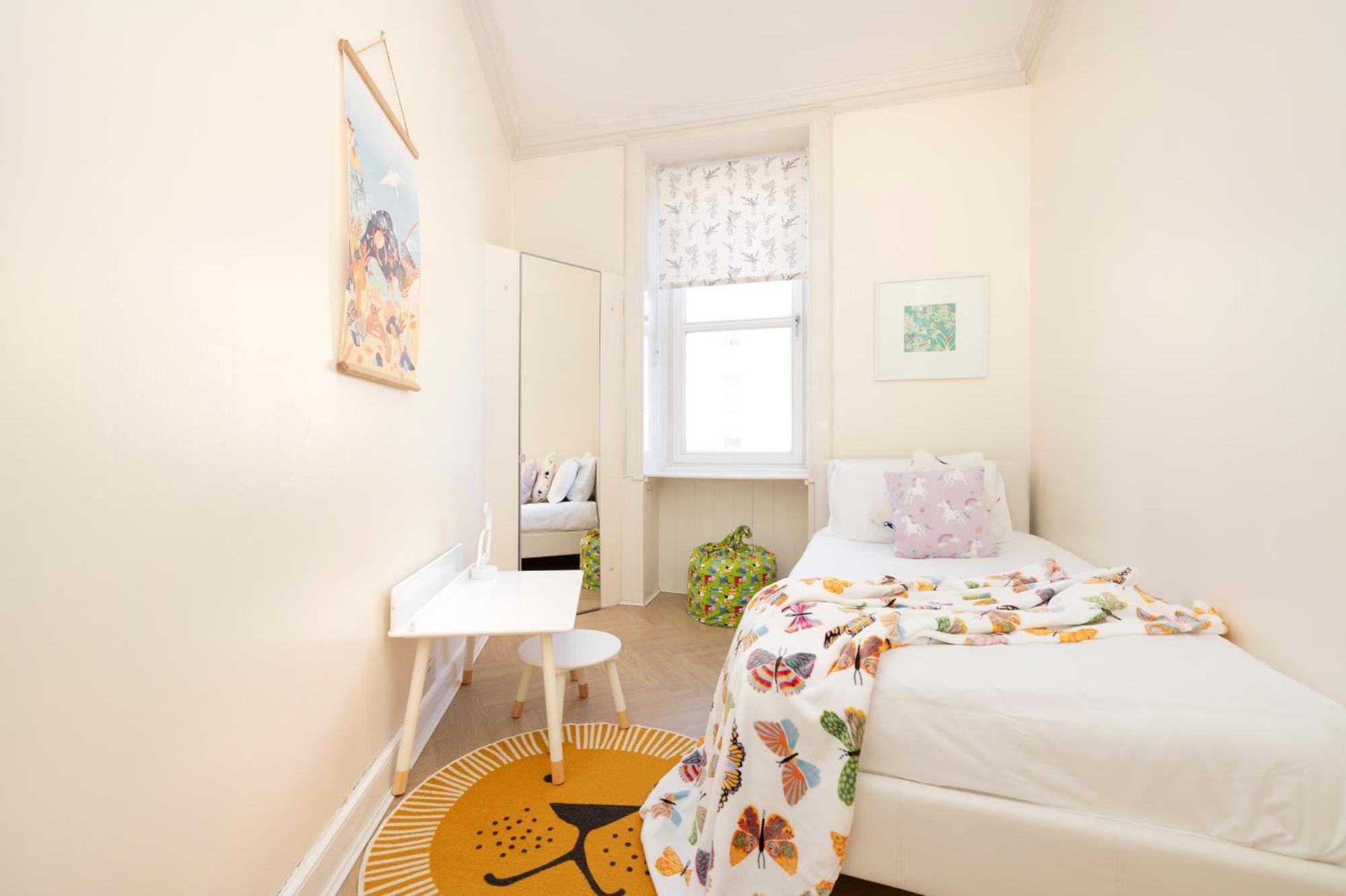 Апартаменты Joivy Modern Flat In City Centre - For Up To 3 Guests Эдинбург Экстерьер фото