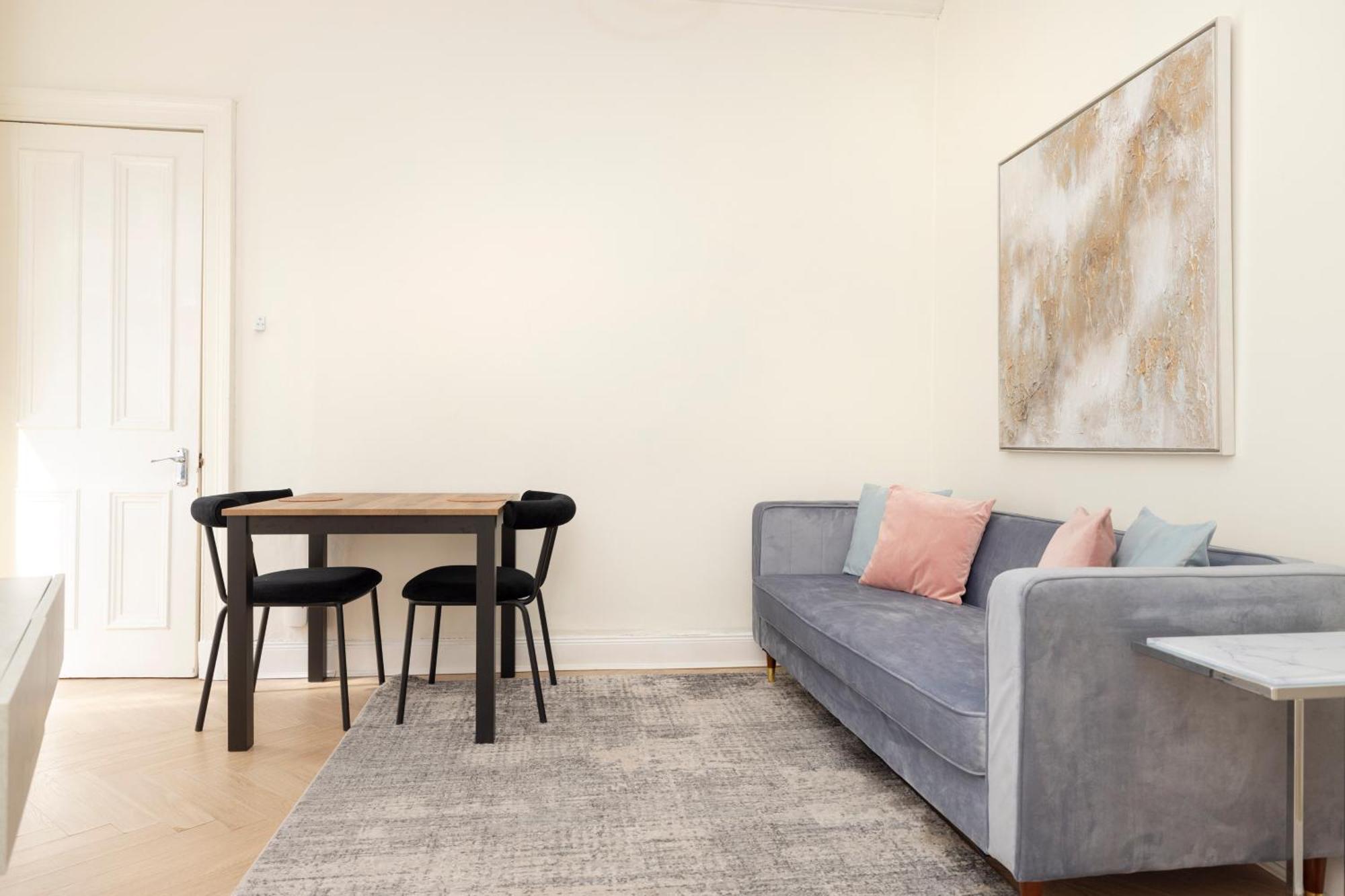 Апартаменты Joivy Modern Flat In City Centre - For Up To 3 Guests Эдинбург Экстерьер фото