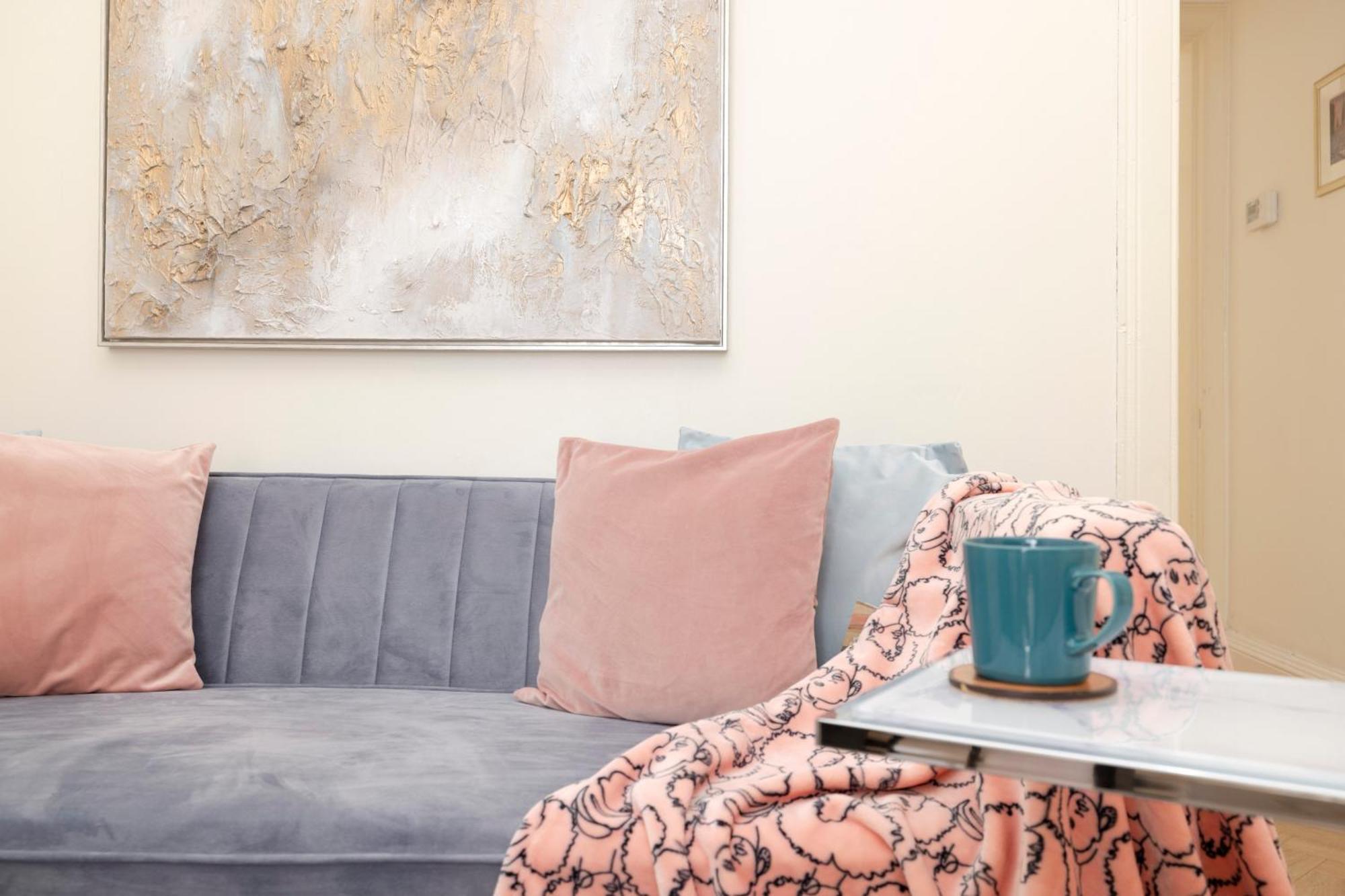Апартаменты Joivy Modern Flat In City Centre - For Up To 3 Guests Эдинбург Экстерьер фото