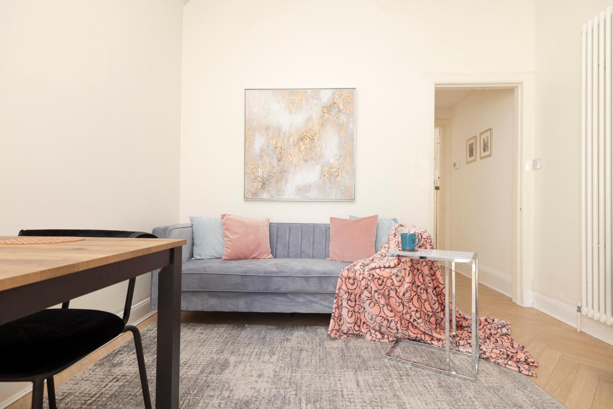 Апартаменты Joivy Modern Flat In City Centre - For Up To 3 Guests Эдинбург Экстерьер фото