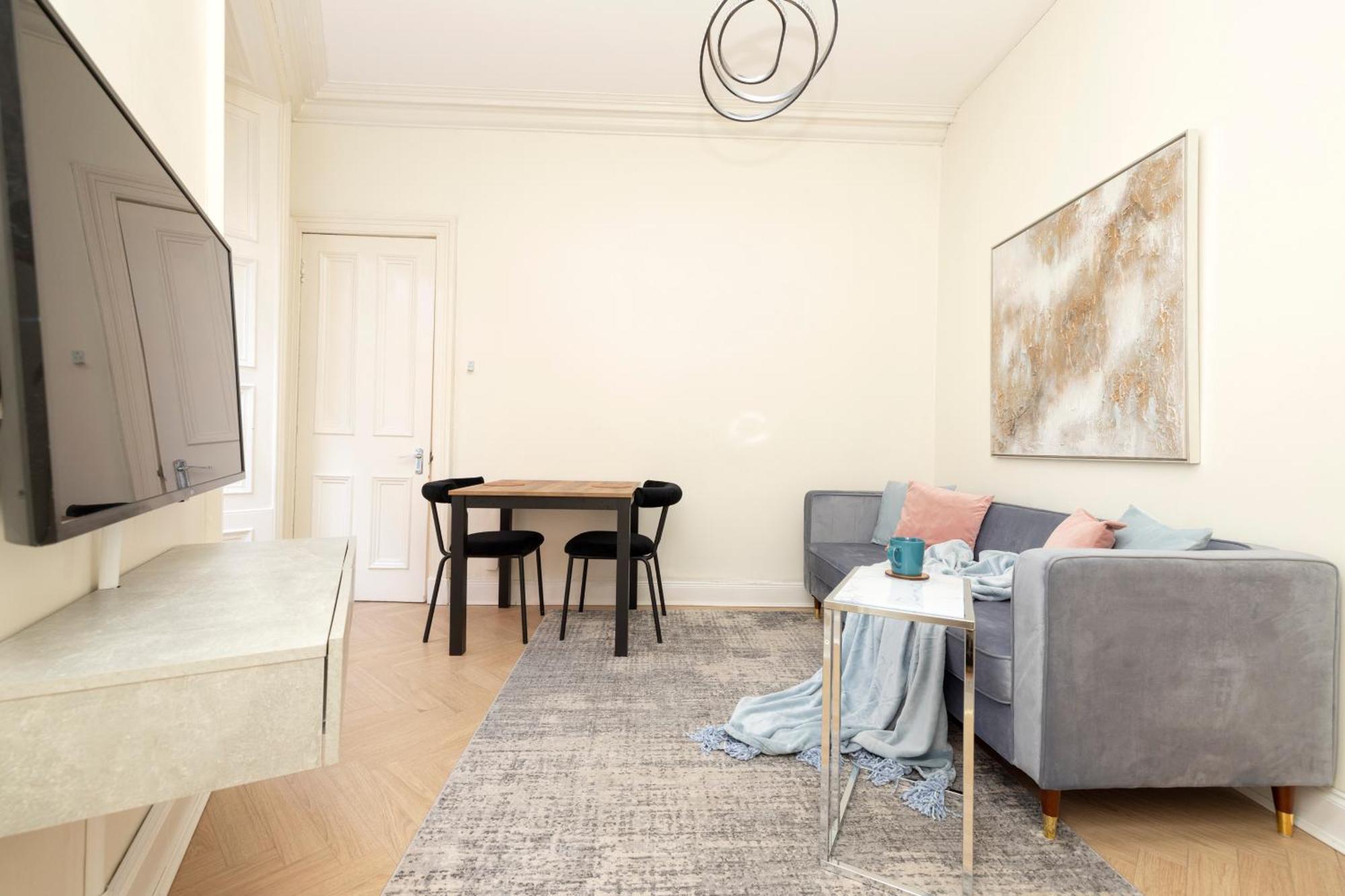 Апартаменты Joivy Modern Flat In City Centre - For Up To 3 Guests Эдинбург Экстерьер фото